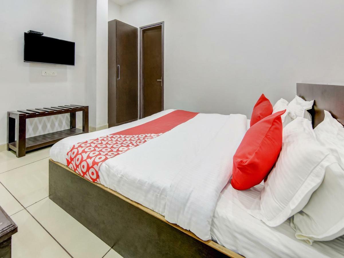 Oyo 27999 Hotel Deep Sirsa 外观 照片