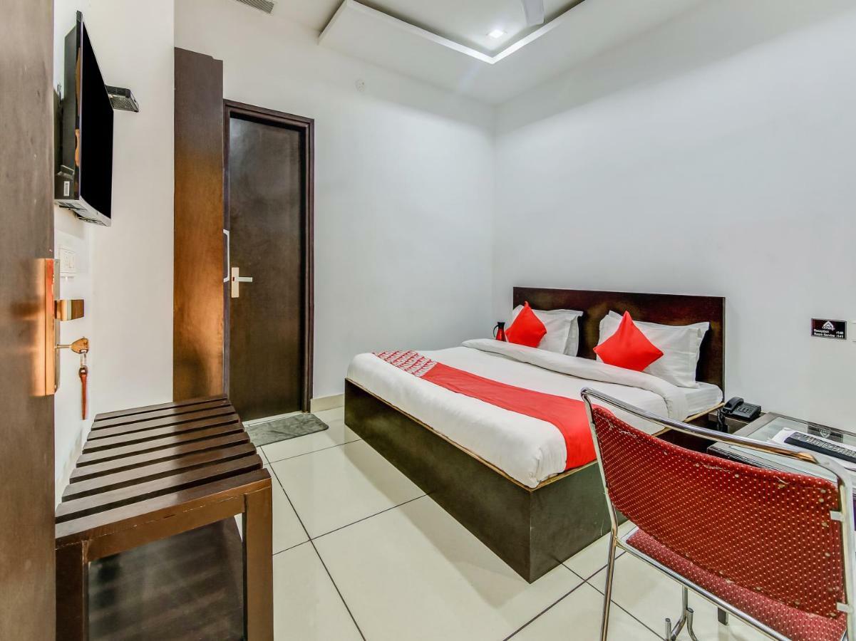 Oyo 27999 Hotel Deep Sirsa 外观 照片