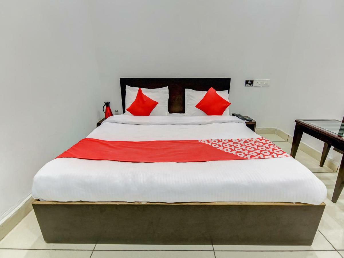 Oyo 27999 Hotel Deep Sirsa 外观 照片