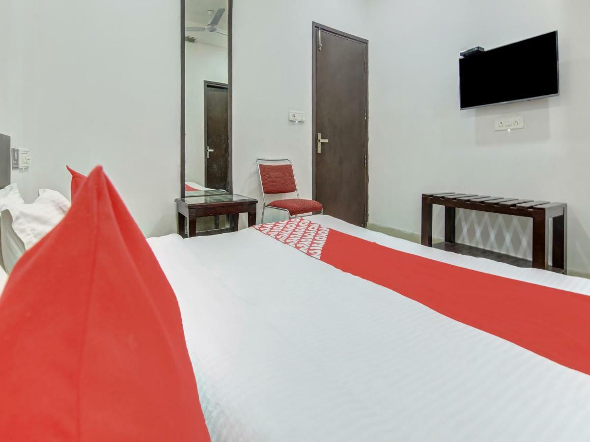 Oyo 27999 Hotel Deep Sirsa 外观 照片