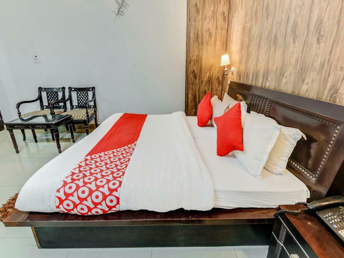 Oyo 27999 Hotel Deep Sirsa 外观 照片
