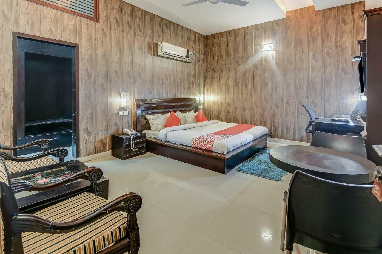 Oyo 27999 Hotel Deep Sirsa 外观 照片