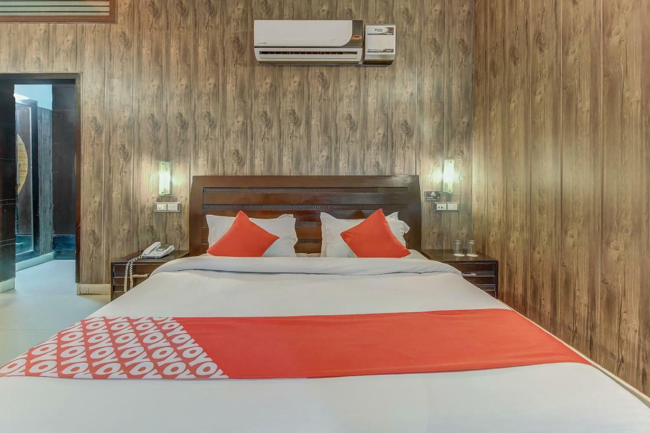 Oyo 27999 Hotel Deep Sirsa 外观 照片