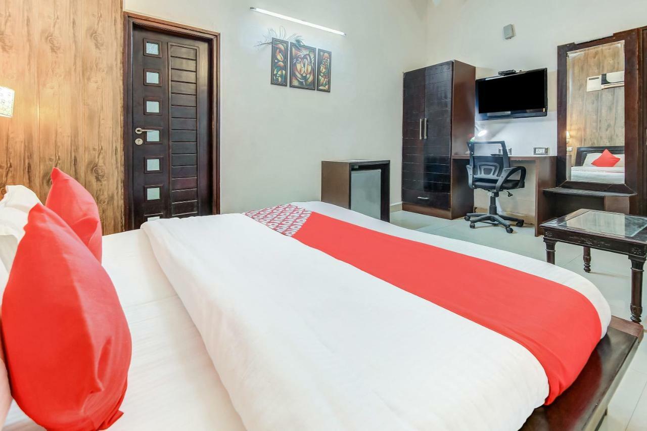 Oyo 27999 Hotel Deep Sirsa 外观 照片
