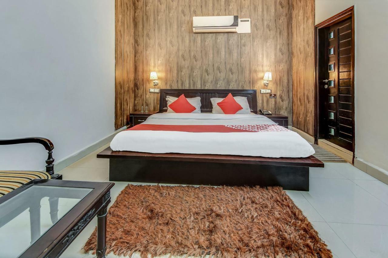 Oyo 27999 Hotel Deep Sirsa 外观 照片