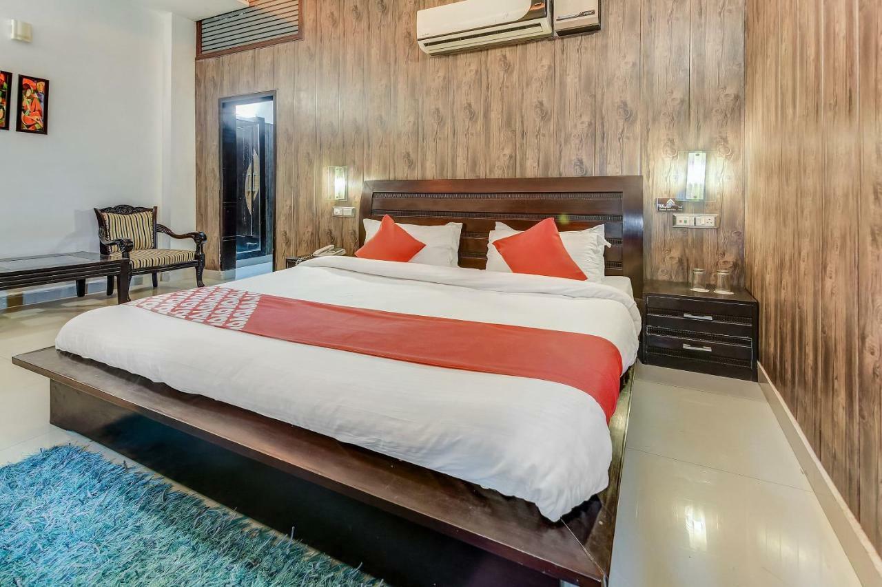 Oyo 27999 Hotel Deep Sirsa 外观 照片